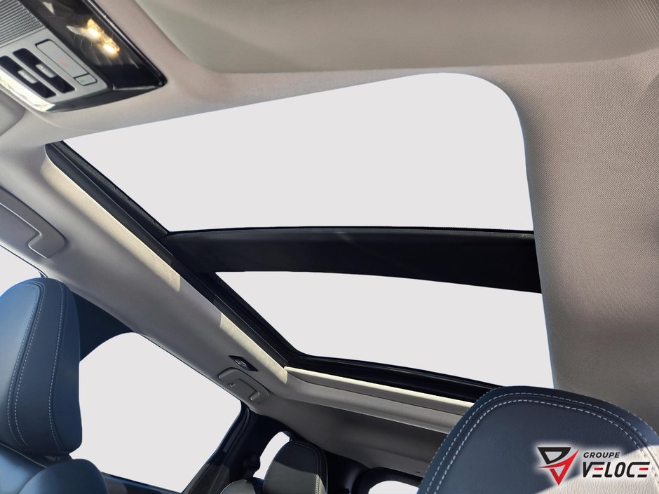 Mitsubishi Outlander SEL 2026-7