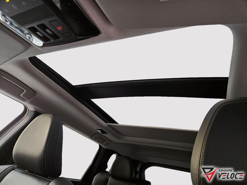 Mitsubishi Outlander SEL 2026-7
