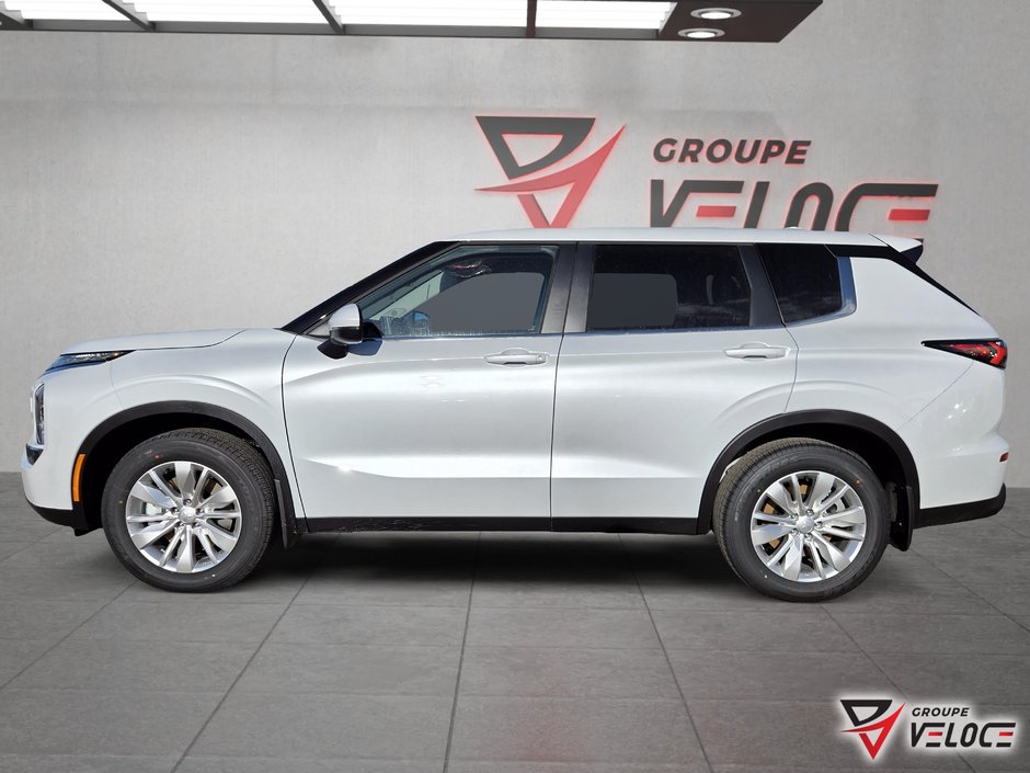 2026 Mitsubishi Outlander ES-2