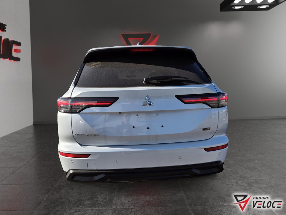 Mitsubishi Outlander ES 2026-4