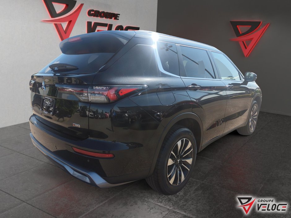 2026 Mitsubishi Outlander LE-4