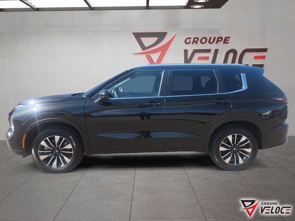 2026 Mitsubishi Outlander LE-7