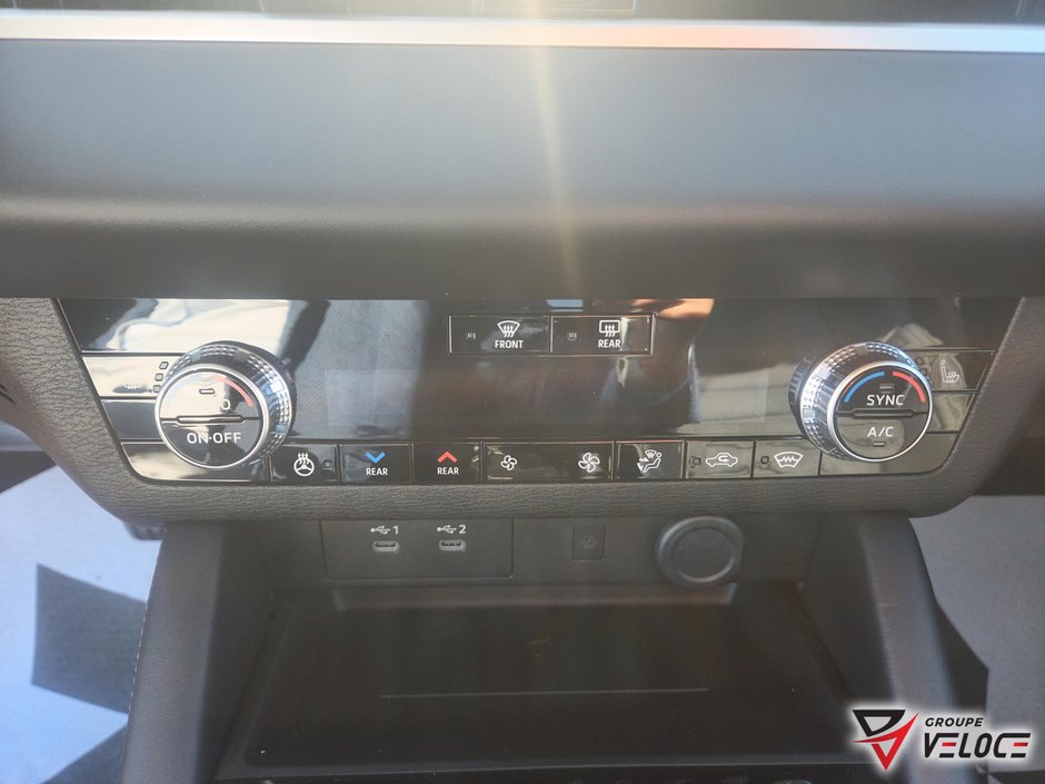 2026 Mitsubishi Outlander LE-14