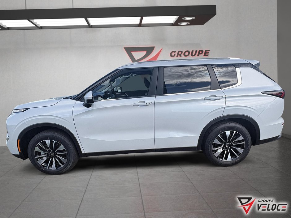Mitsubishi Outlander LE 2026-2