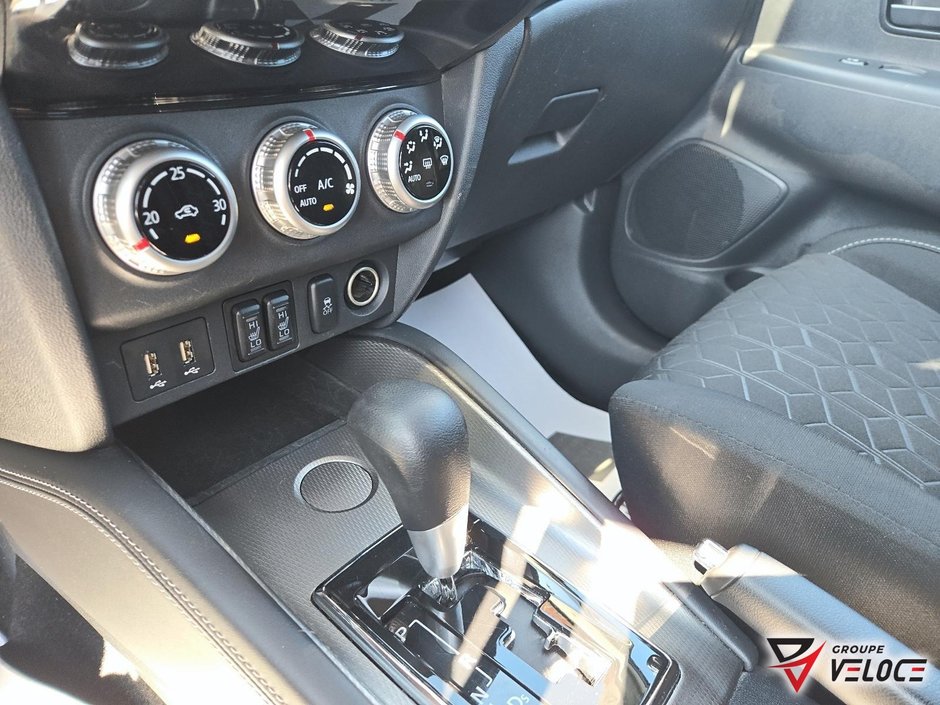 2022 Mitsubishi RVR ES *FWD, CAMÉRA DE RECUL, SIÈGES CHAUFFANTS*-13