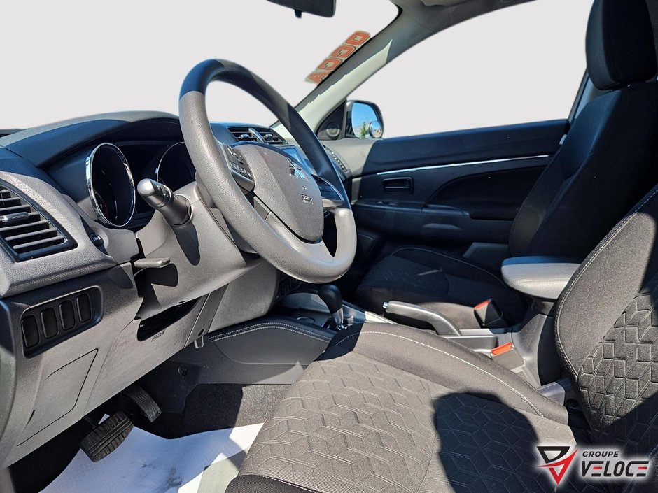 2022 Mitsubishi RVR ES *FWD, CAMÉRA DE RECUL, SIÈGES CHAUFFANTS*-8