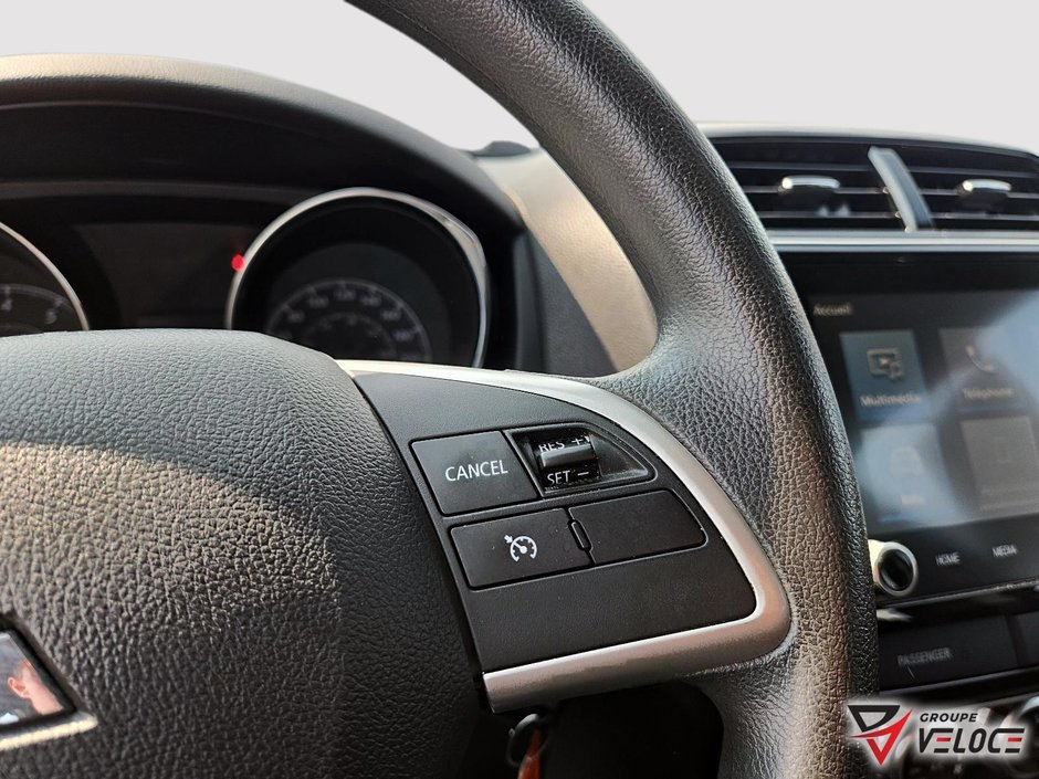 Mitsubishi RVR ES *AWD, ÉCRAN, SIÈGES CHAUFFANTS* 2023-11