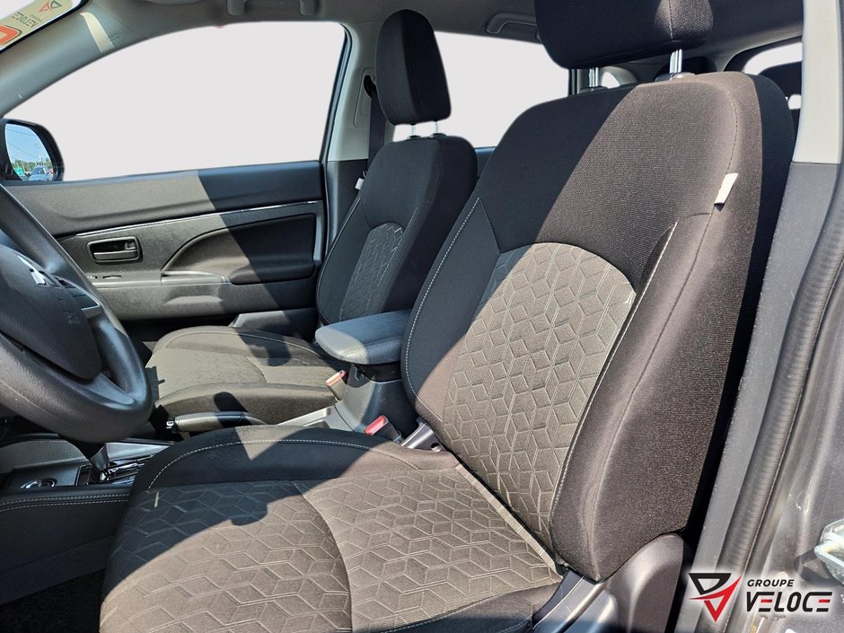 Mitsubishi RVR ES *AWD, ÉCRAN, SIÈGES CHAUFFANTS* 2023-8