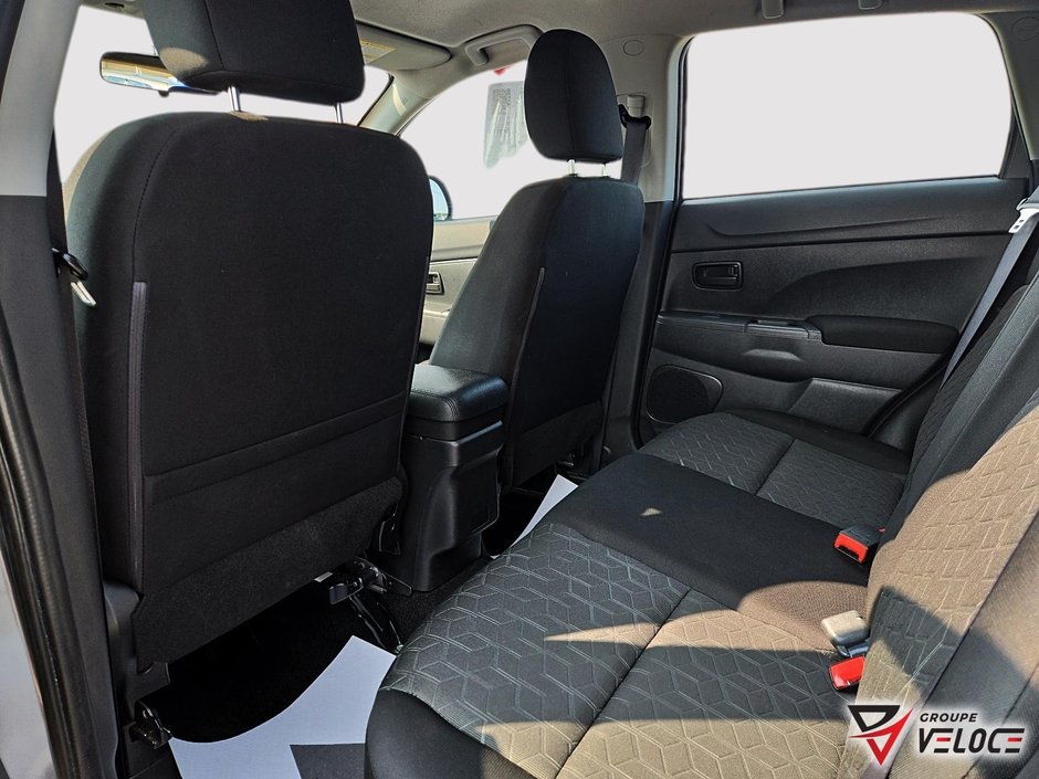 Mitsubishi RVR ES *AWD, ÉCRAN, SIÈGES CHAUFFANTS* 2023-6