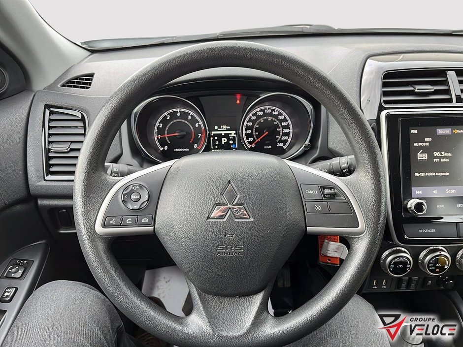 2023 Mitsubishi RVR ES-8