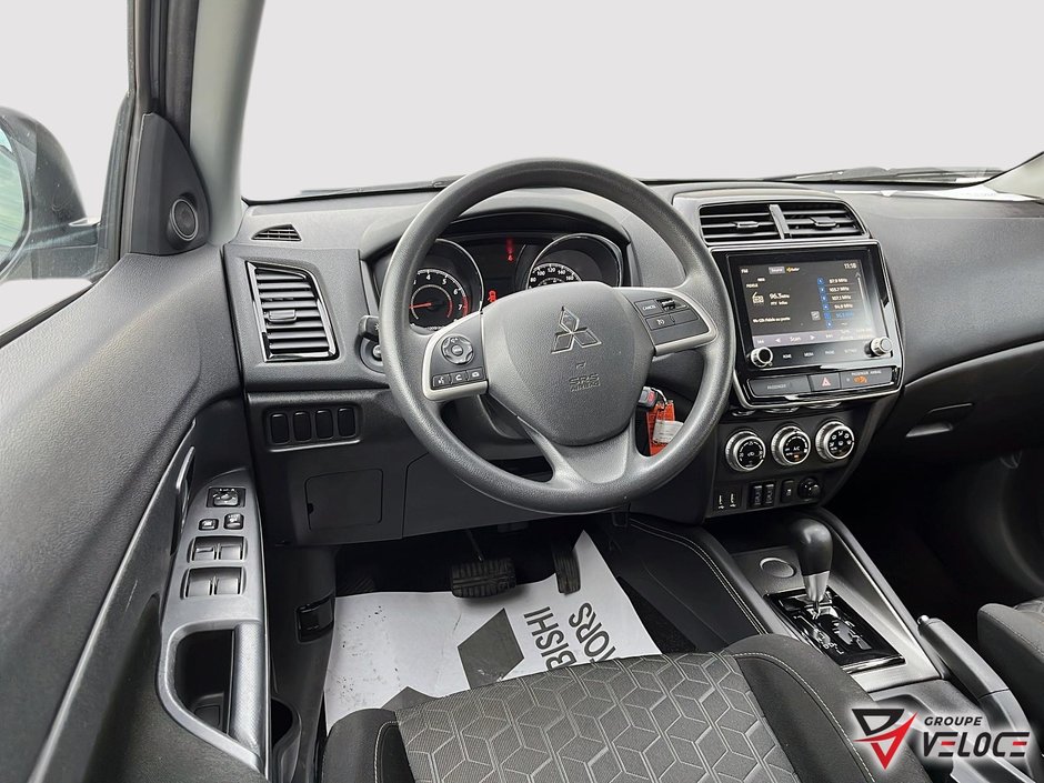 2023 Mitsubishi RVR ES-7