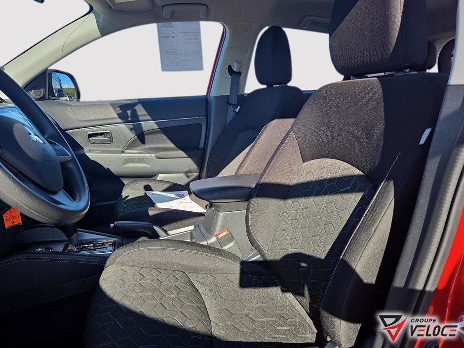 2024 Mitsubishi RVR ES *AWC, ÉCRAN, SIÈGES CHAUFFANTS*-8