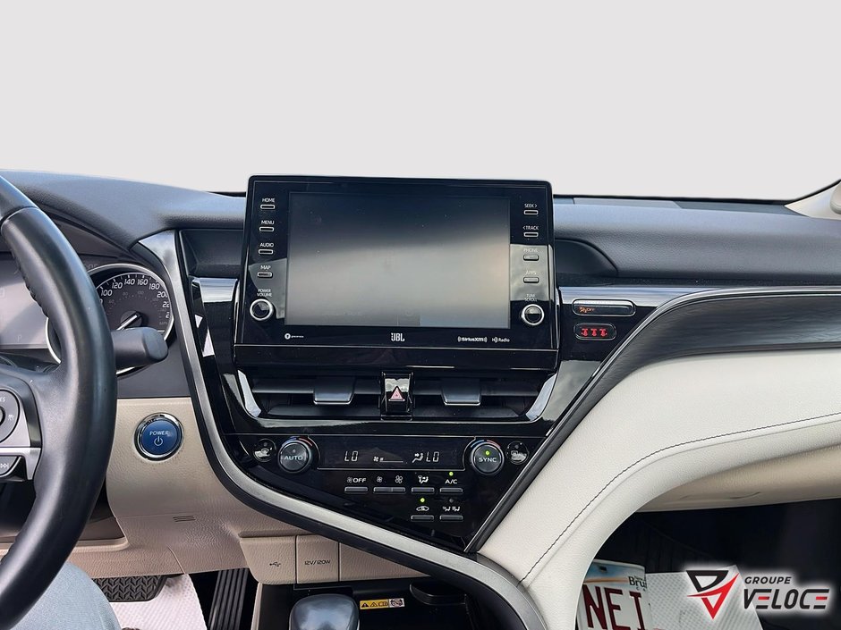 2022 Toyota Camry HYBRIDE XLE-7