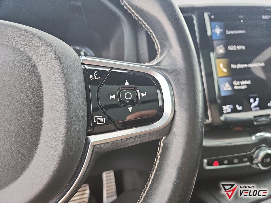 2021 Volvo XC60 R-Design *TOIT PANO, CUIR, AWD*-11