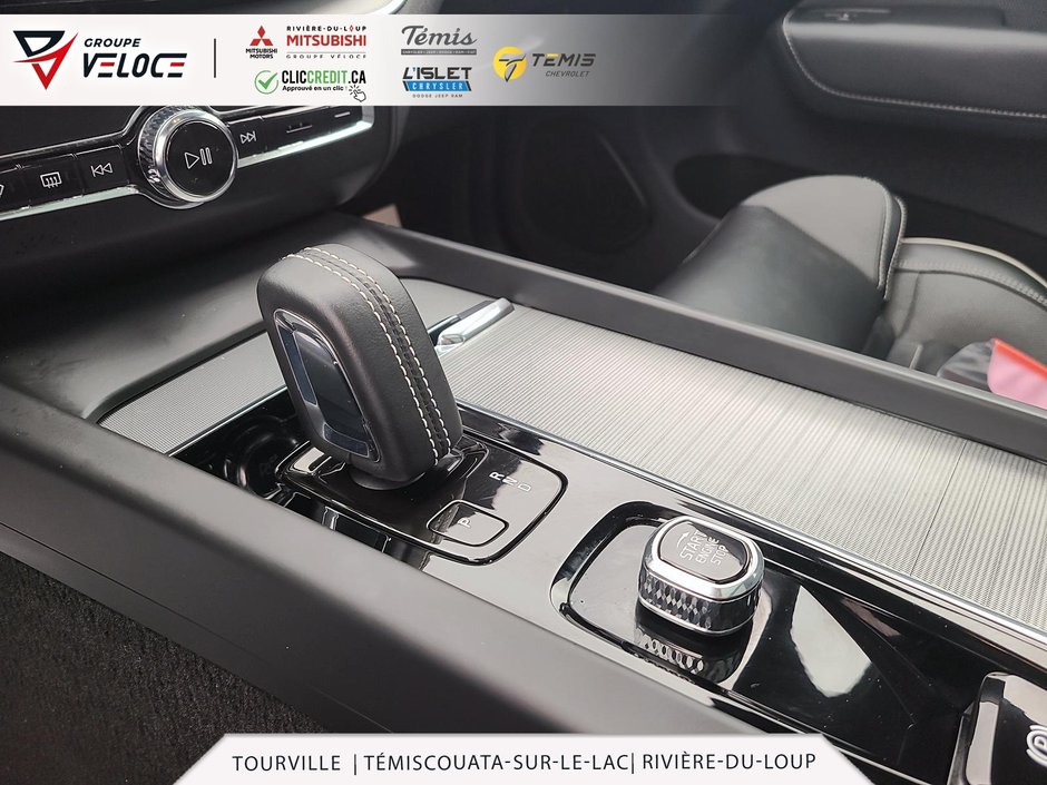 Volvo XC60 R-Design *Hybride léger, Cuir, Toit panoramique* 2022-22
