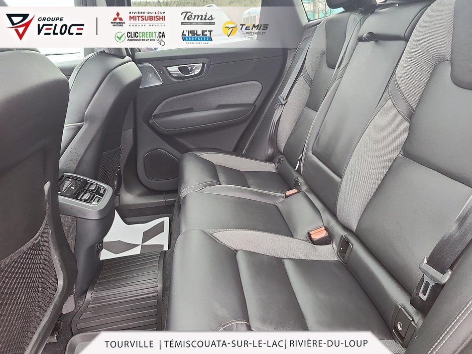 Volvo XC60 R-Design *Hybride léger, Cuir, Toit panoramique* 2022-10