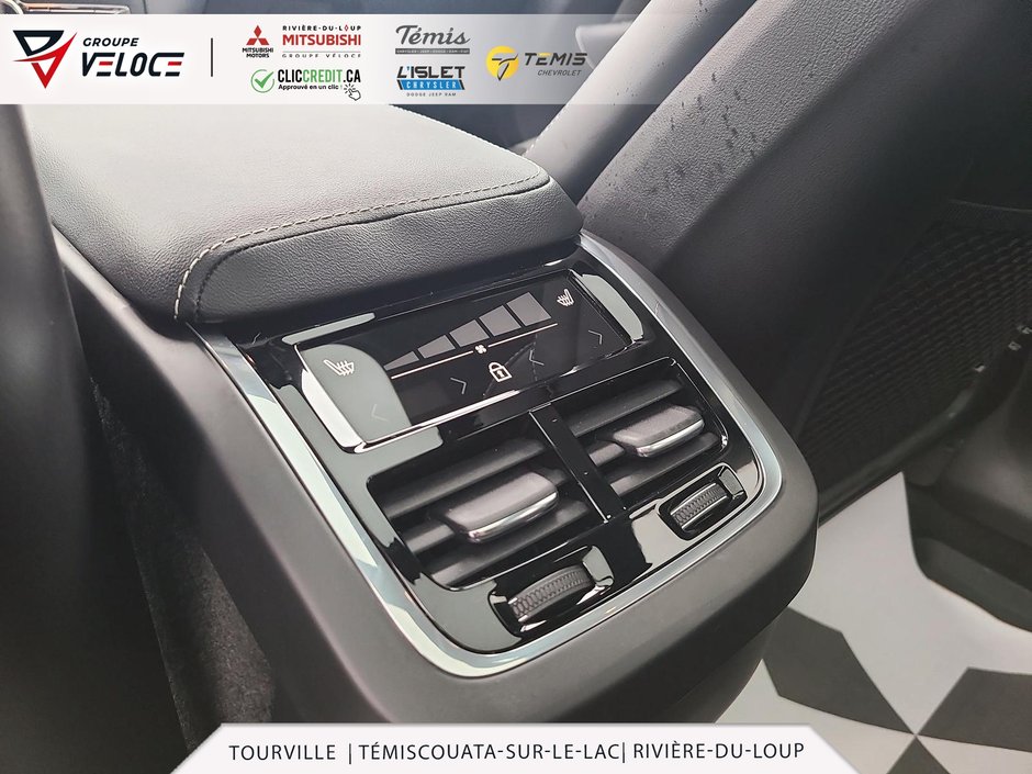 Volvo XC60 R-Design *Hybride léger, Cuir, Toit panoramique* 2022-11
