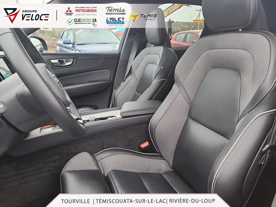 Volvo XC60 R-Design *Hybride léger, Cuir, Toit panoramique* 2022-15