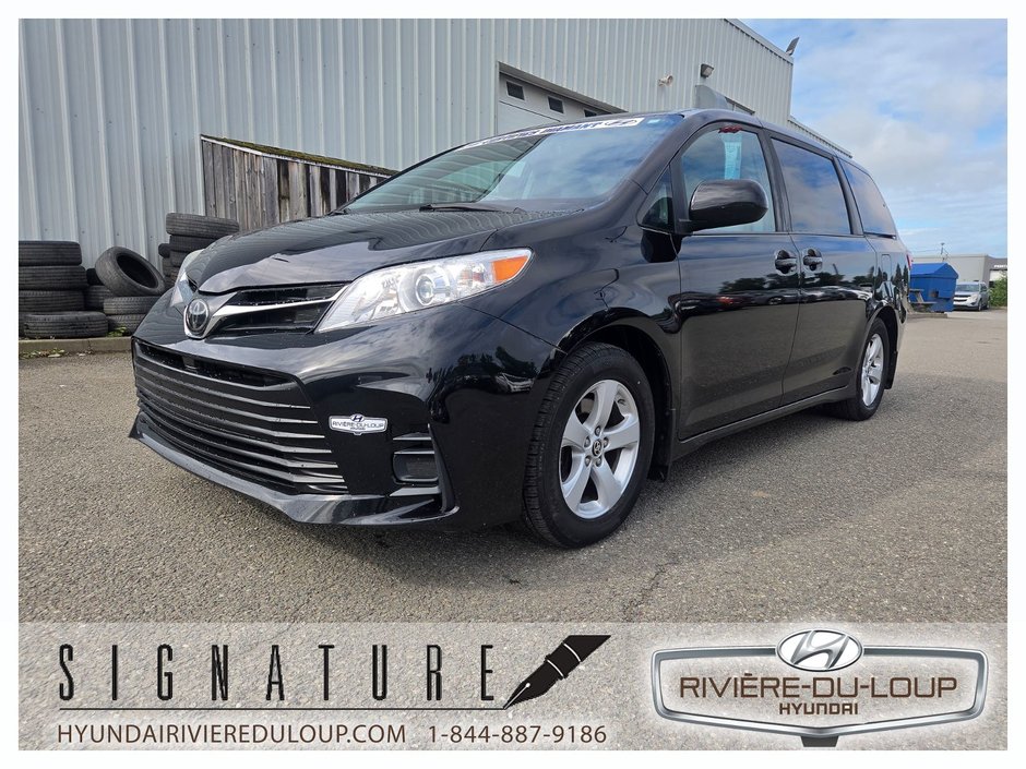 2020 Toyota Sienna LE/AC/CAMERA DE RECUL in Riviere-Du-Loup, Quebec