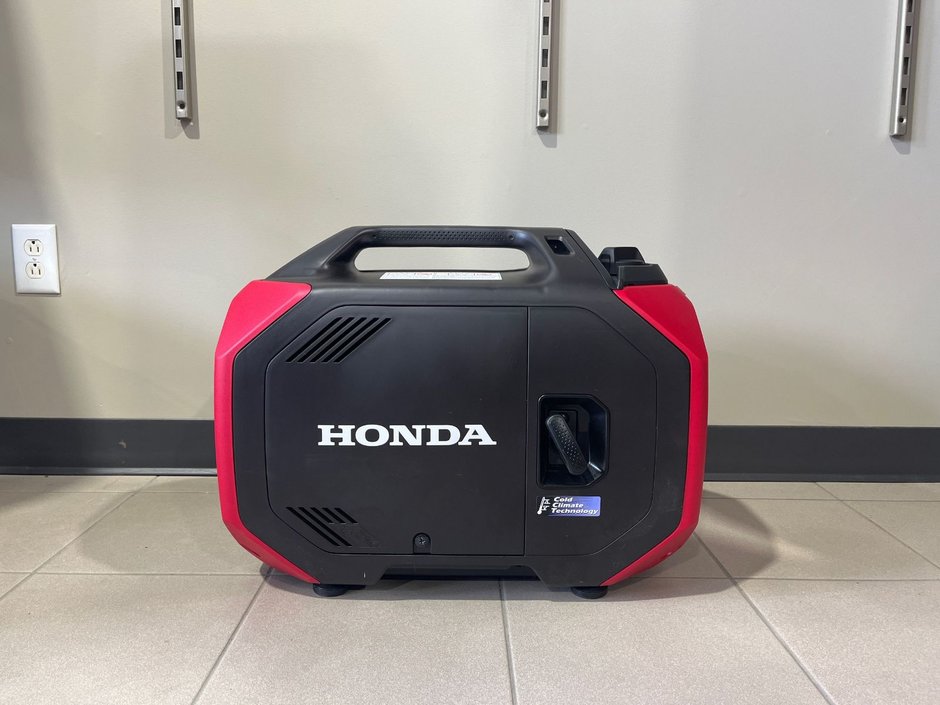 2024 Honda Génératrice Ultra-silencieuse 3200i EU3200IC