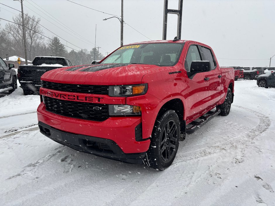 Chevrolet Silverado 1500 LTD Custom 2022 à Cowansville, Québec - w940px