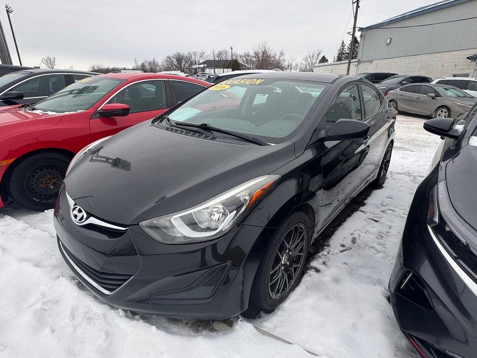 Hyundai Elantra GL 2016 à Cowansville, Québec - w940px