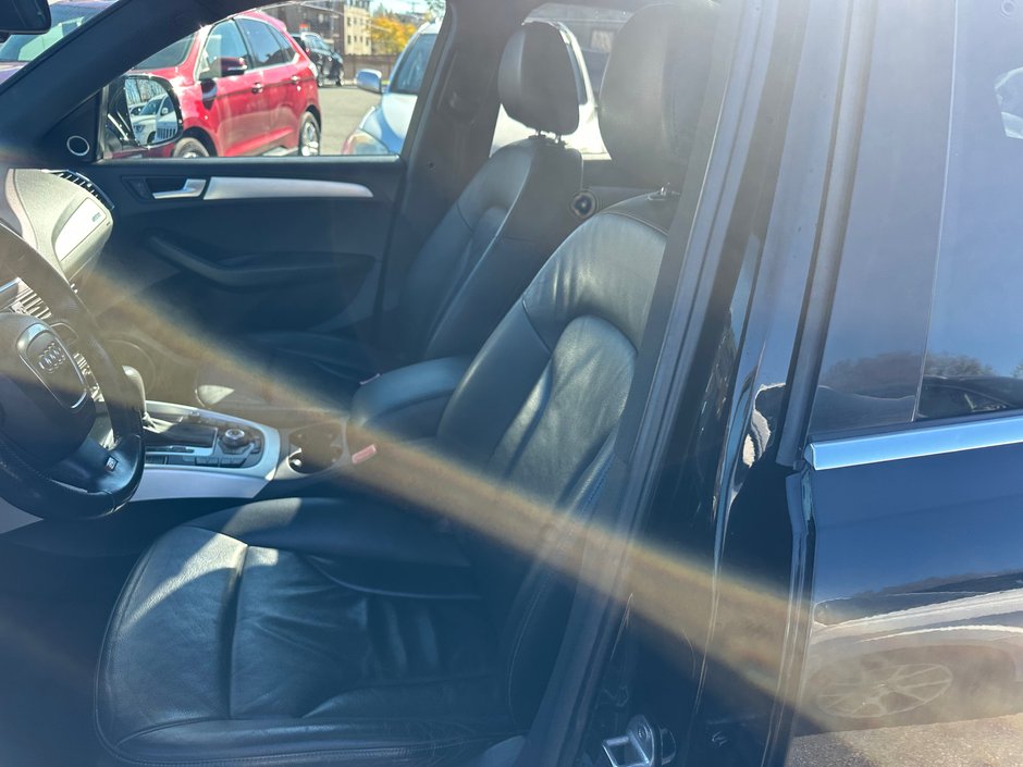 Audi Q5 3.2L Premium 2010-6
