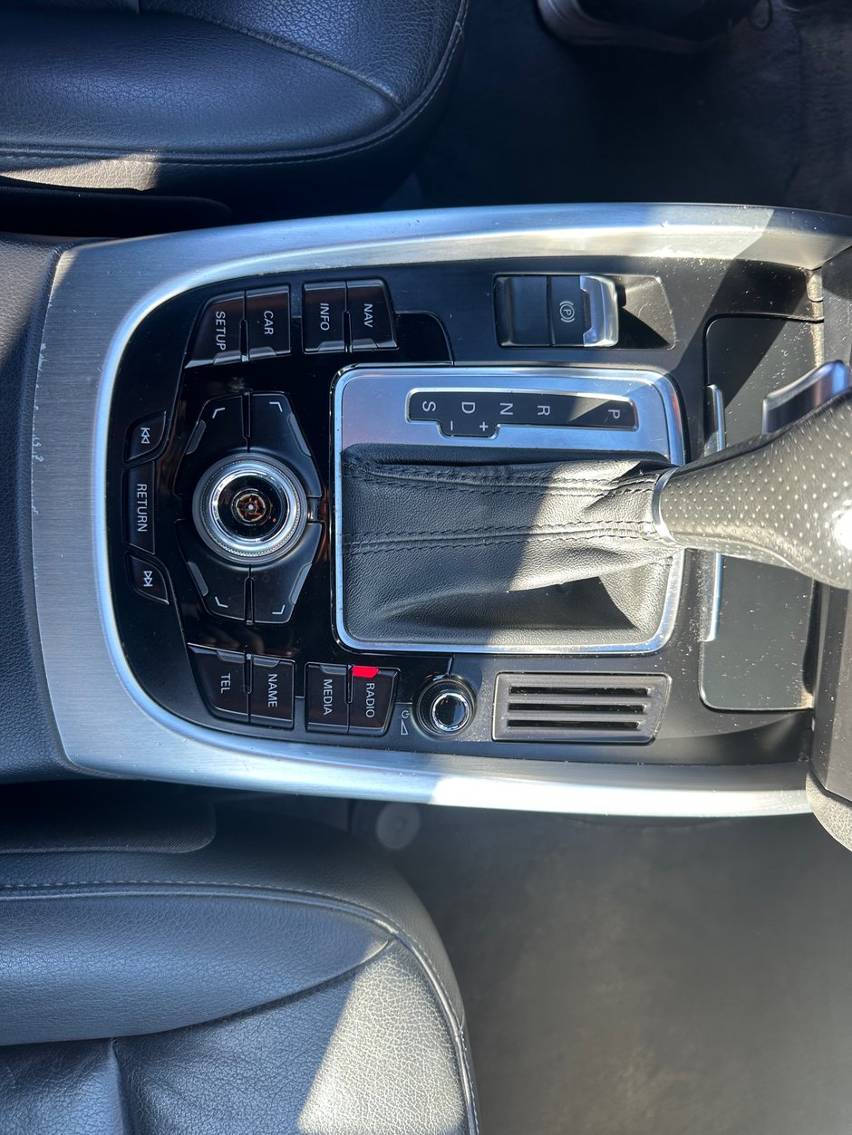 Audi Q5 3.2L Premium 2010-13
