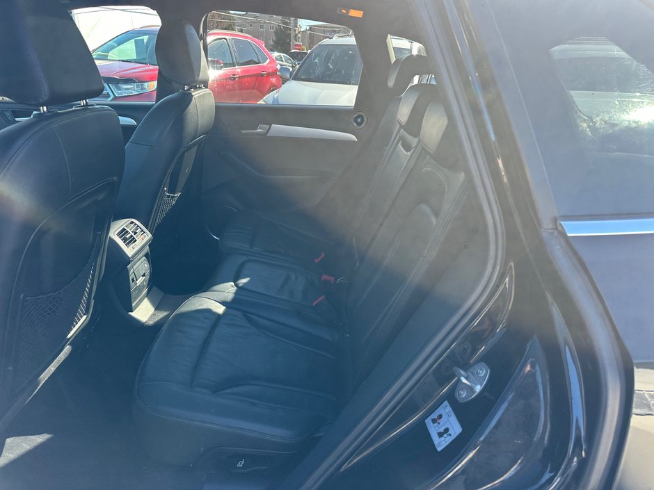Audi Q5 3.2L Premium 2010-7