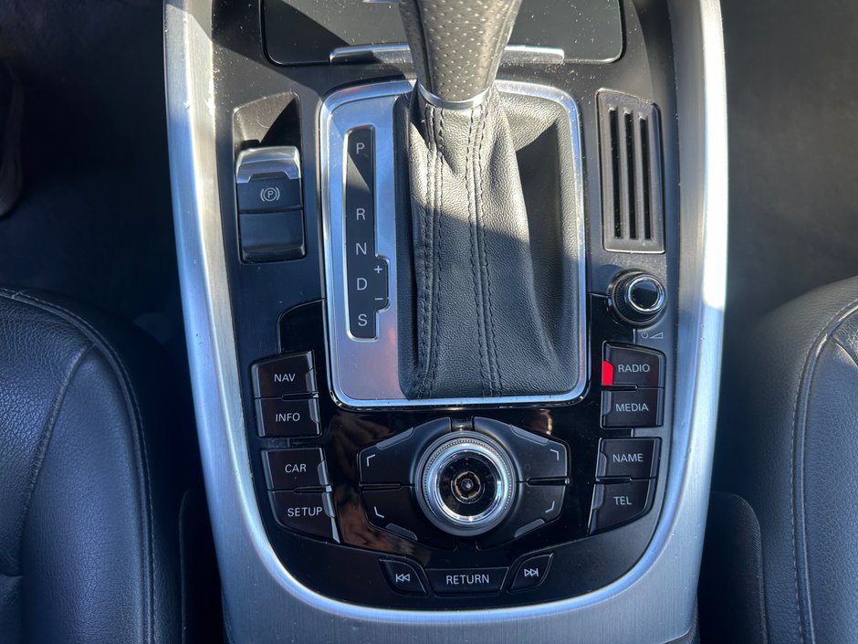 Audi Q5 3.2L Premium 2010-16