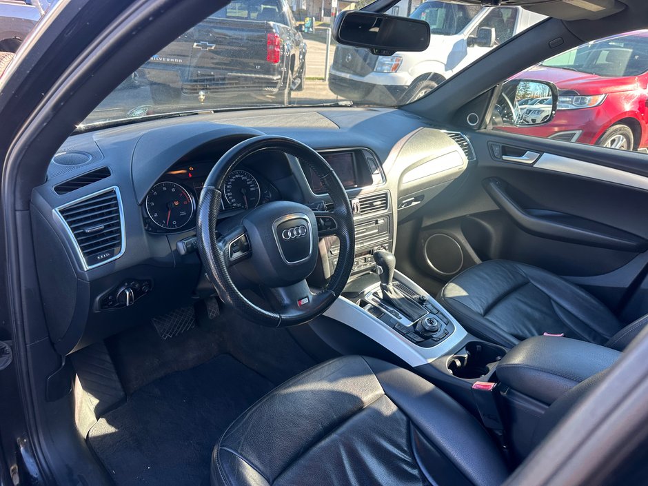 Audi Q5 3.2L Premium 2010-5