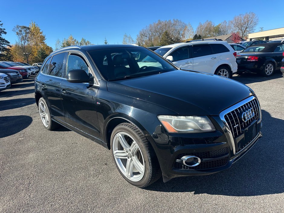 Audi Q5 3.2L Premium 2010-0
