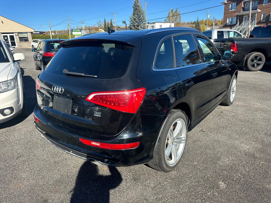 Audi Q5 3.2L Premium 2010-1