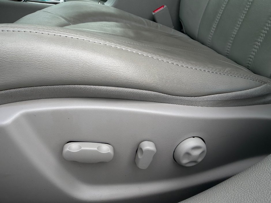 Buick Lucerne CXL 2011-11