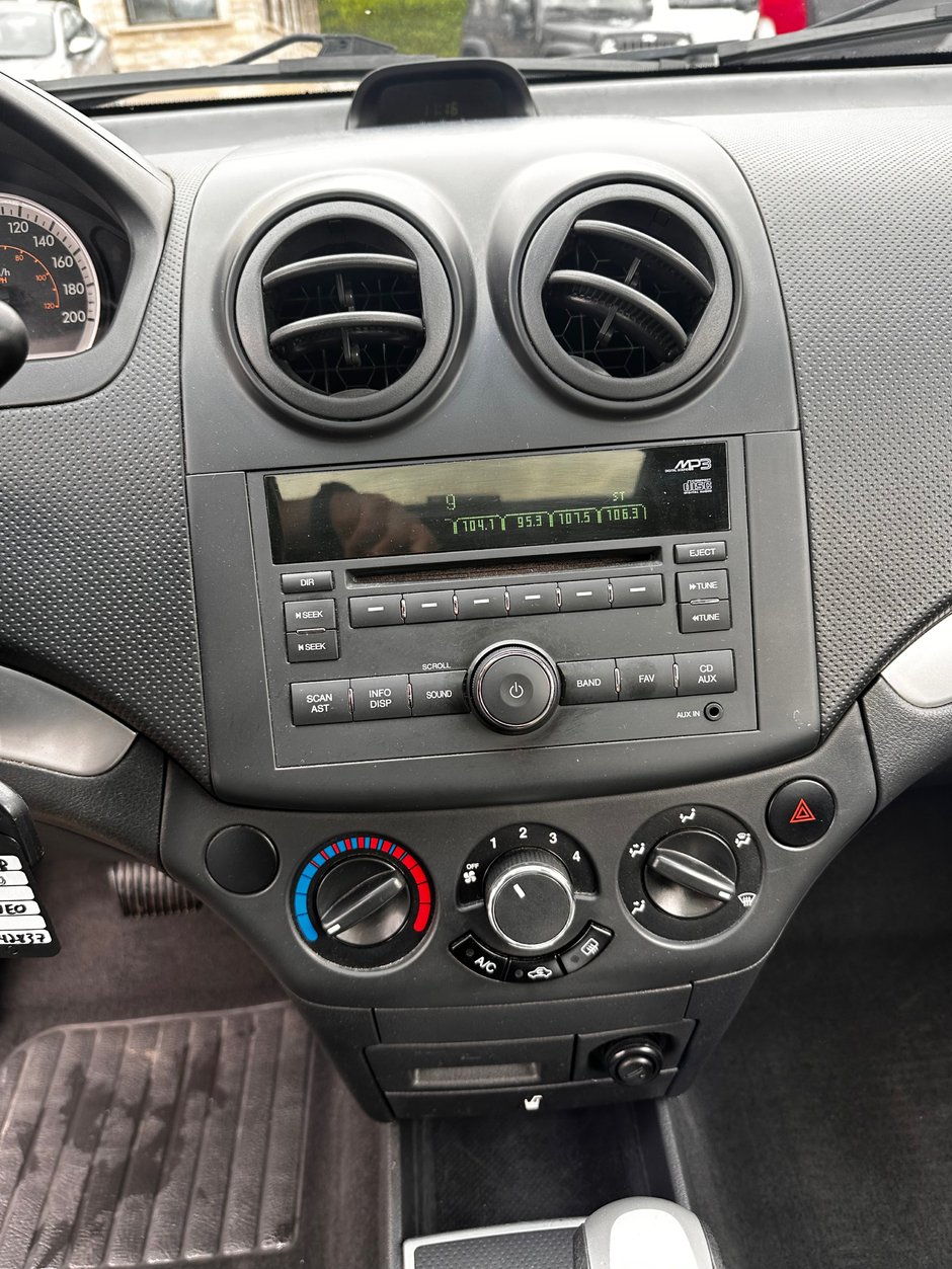 Chevrolet Aveo LT 2010-10