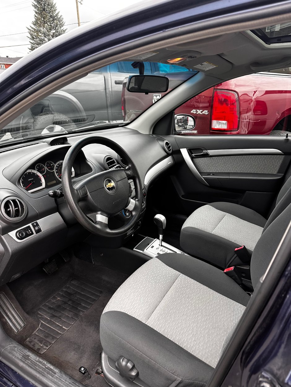 Chevrolet Aveo LT 2010-5
