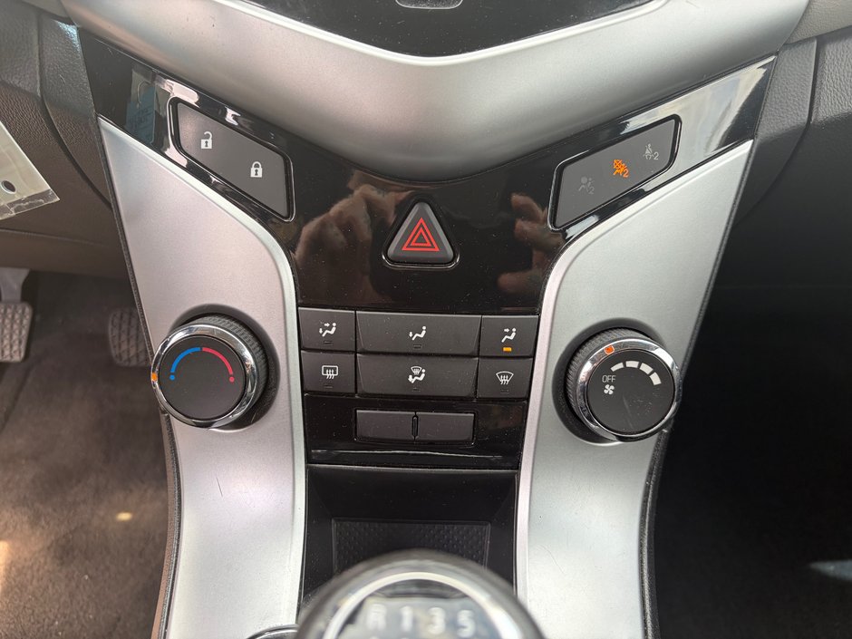 2011 Chevrolet Cruze LS w/1SA-13
