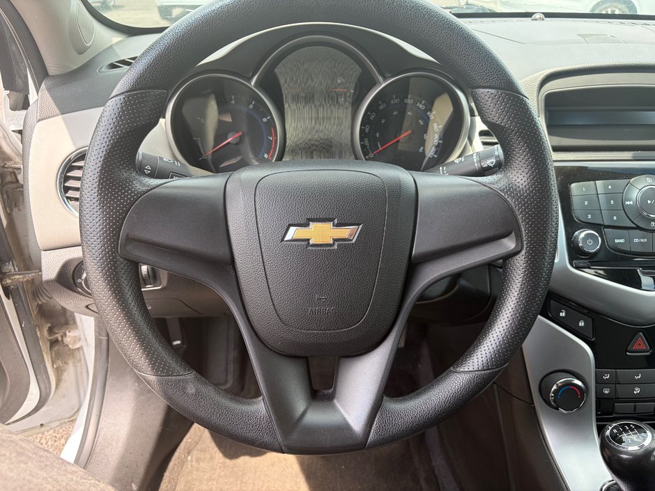 2011 Chevrolet Cruze LS w/1SA-8