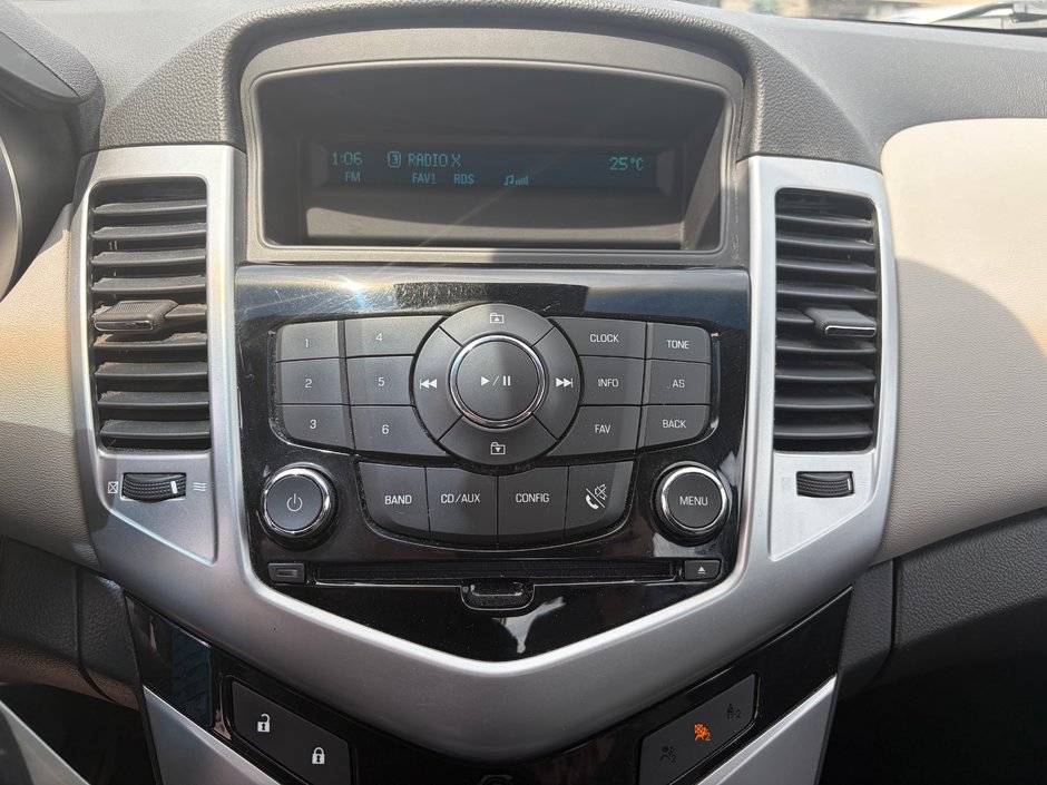 2011 Chevrolet Cruze LS w/1SA-9