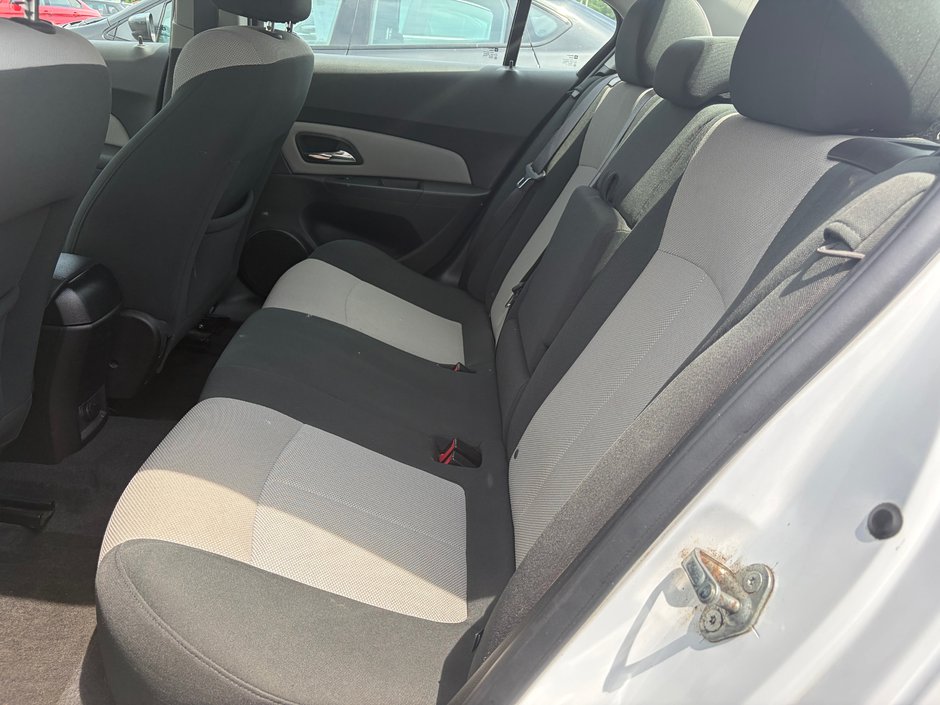 2011 Chevrolet Cruze LS w/1SA-6