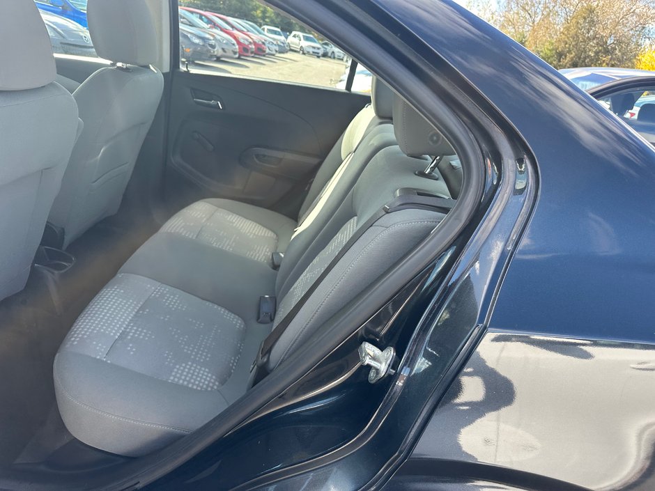 2013 Chevrolet Sonic LS-5
