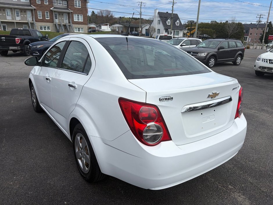 Chevrolet Sonic LT 2013-11