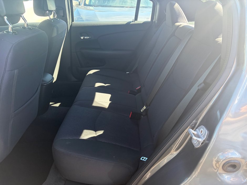 Chrysler 200 LX 2012-6