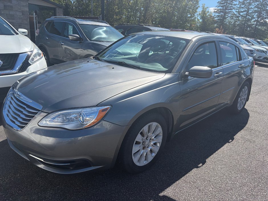 Chrysler 200 LX 2012-1