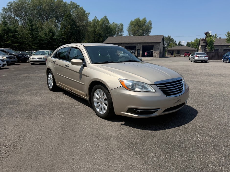 Chrysler 200 Touring 2013-0