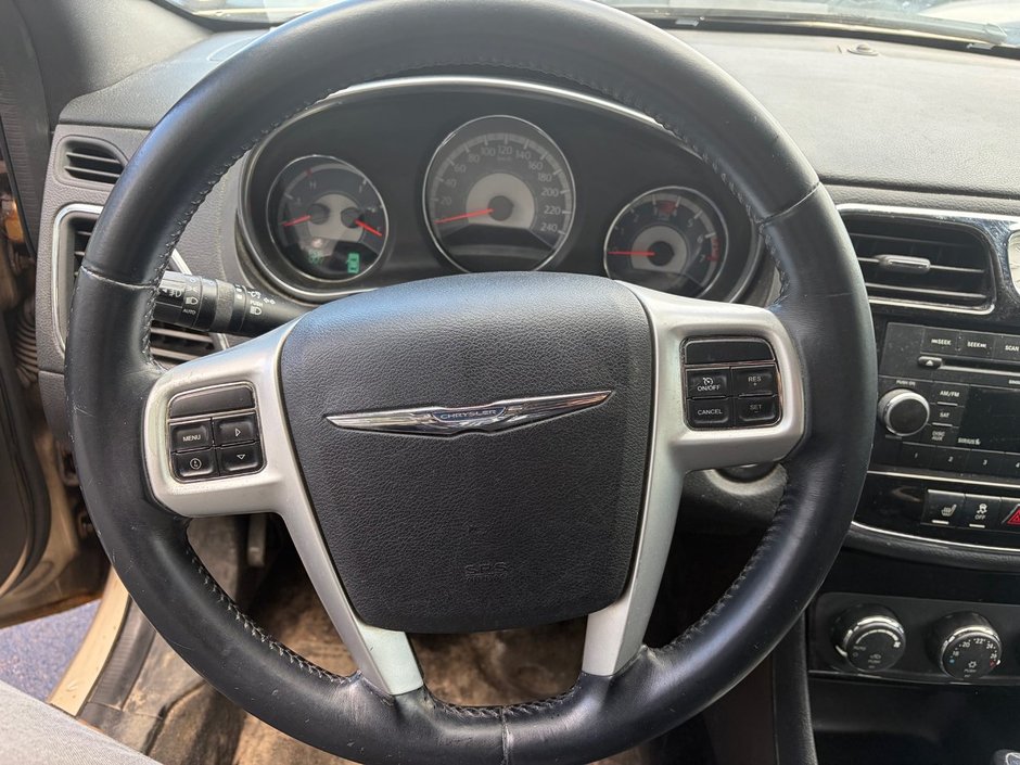 Chrysler 200 Touring 2013-9