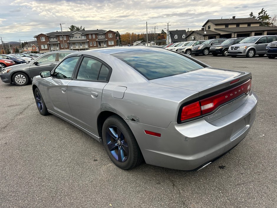 Dodge Charger SE 2011-2