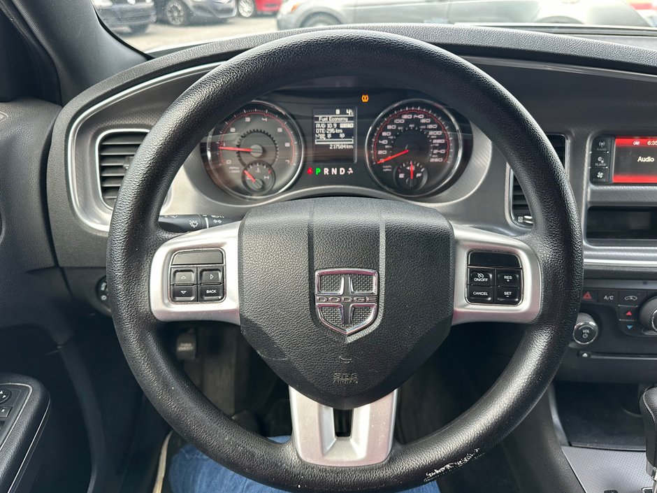 Dodge Charger SE 2011-7