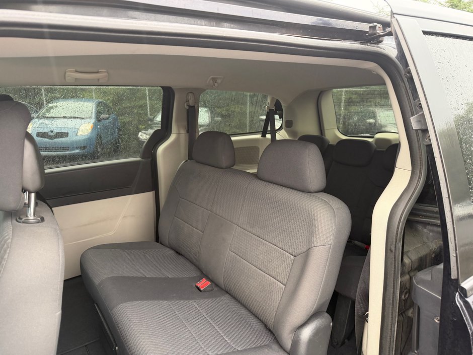 Dodge Grand Caravan SE 2010-7