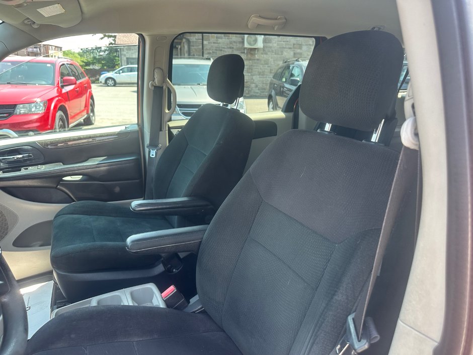 Dodge Grand Caravan SXT 2011-5